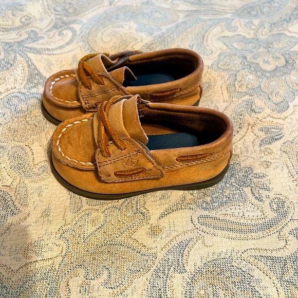 Sperry - Picture 3 of 6